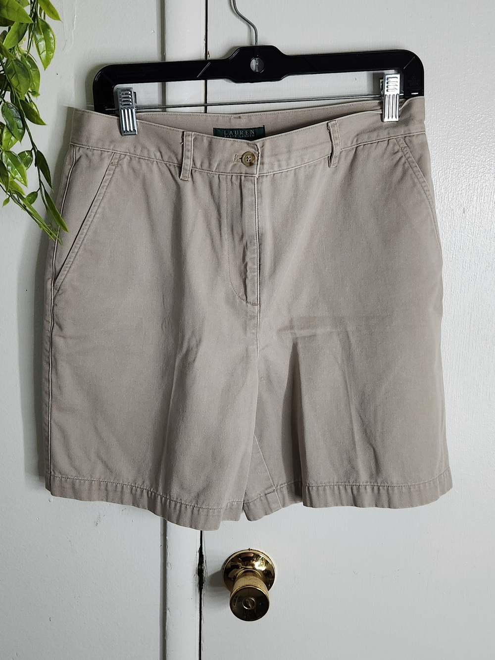 💖Lauren Ralph Lauren Khaki Chino Shorts Size 8 Classic Preppy Staple ✨🤍